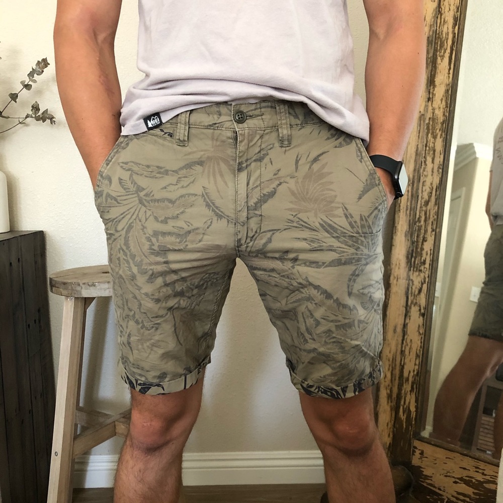 DOCKERS Tropical Palm Shorts